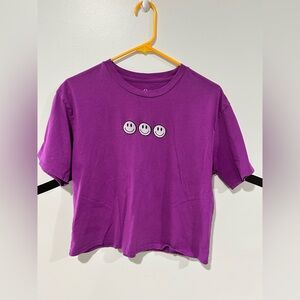 M cropped purple smiley face embroidered shirt